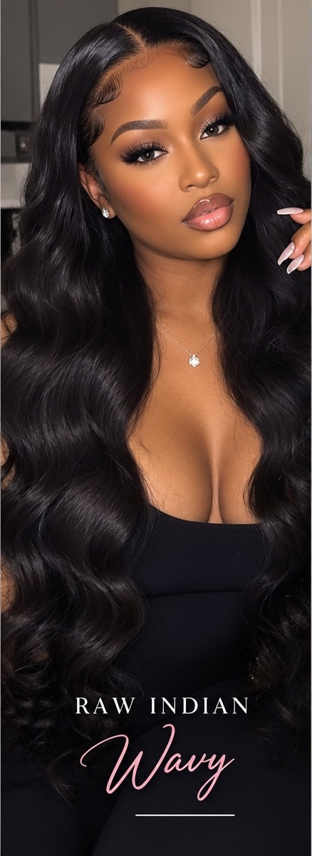 TouTouD campaign card, Wavy: model wearing long body-wave raw hair